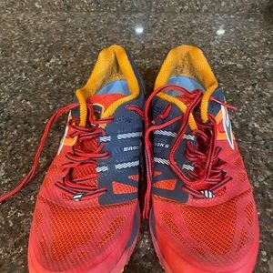 Brooks Trail Run Shoes Men’s sz 9